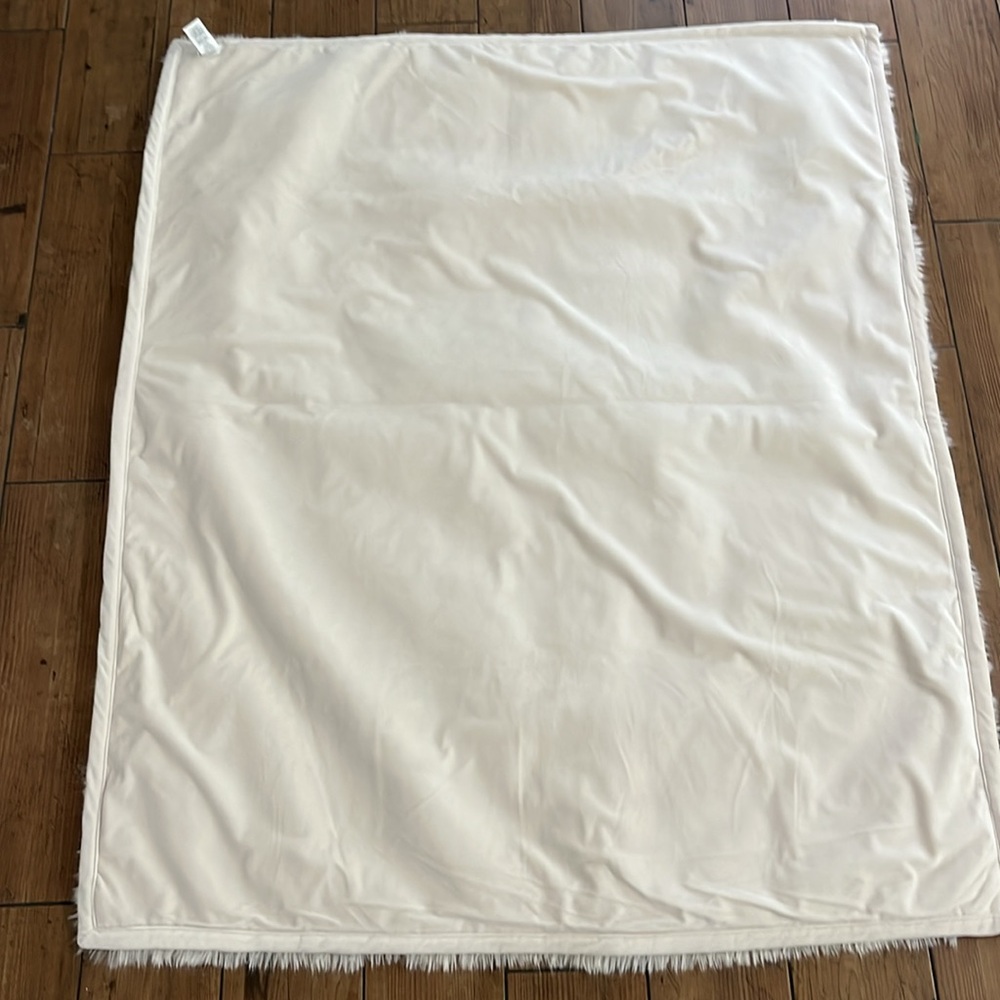 Pottery Barn Faux Fur Throw Blanket - Picture 6 of 6